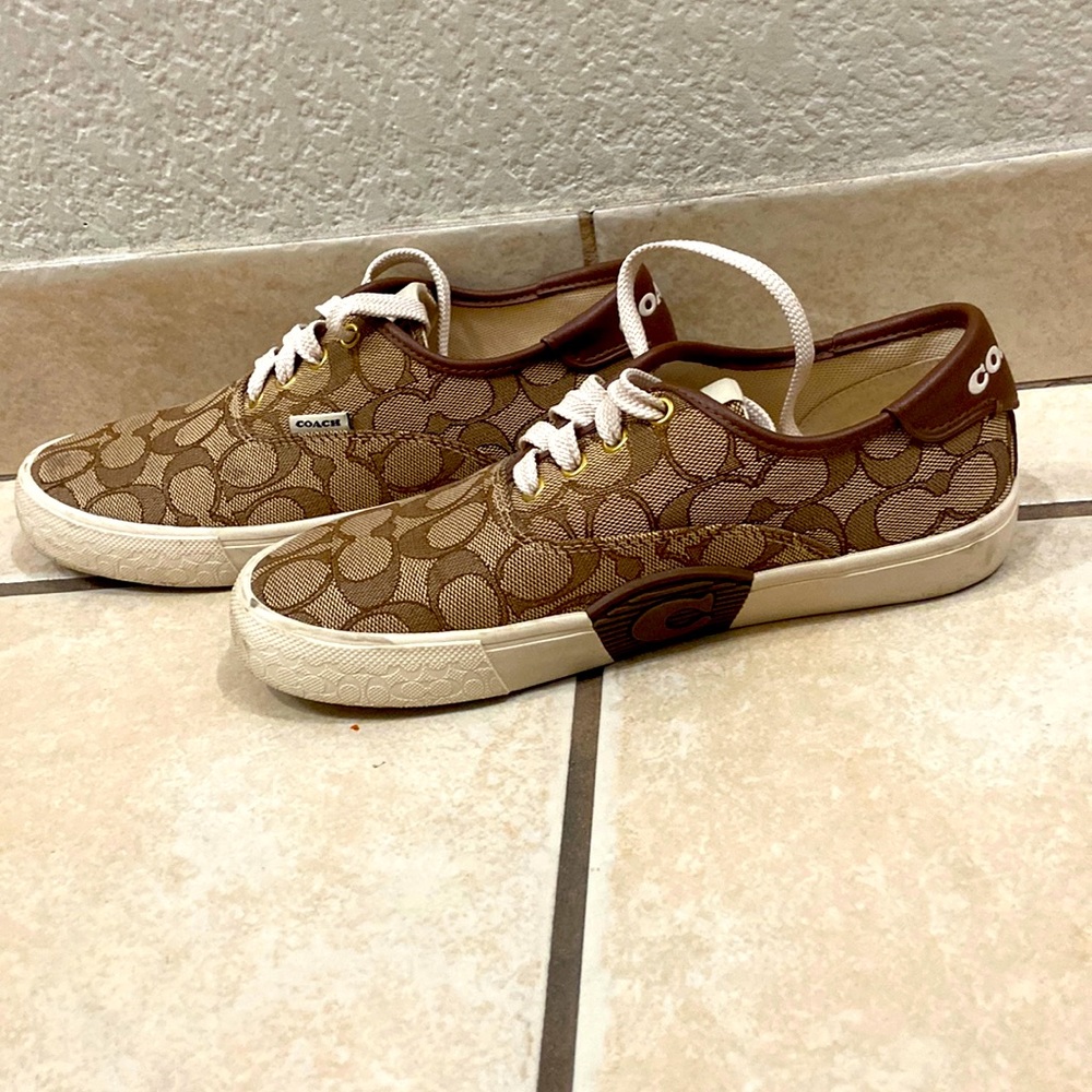 Women Coach Sneaker’s Sz 5.5